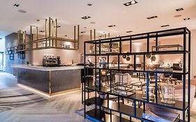 Sandton Eindhoven Centre - Hotel Eindhoven City Centre With Private Parking